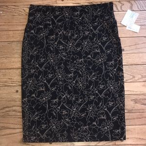 LuLaRoe Skirts - BNWT Lularoe Floral Cassie Skirt LuLaRoe Skirts - BNWT Lularoe Floral Cassie Skirt
